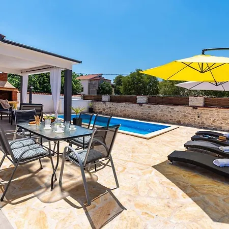 Vila Lena Pridraga